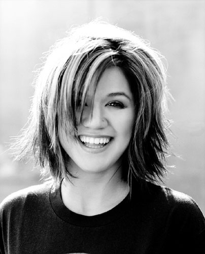 Kelly.Clarkson.2004.B&W.jpg